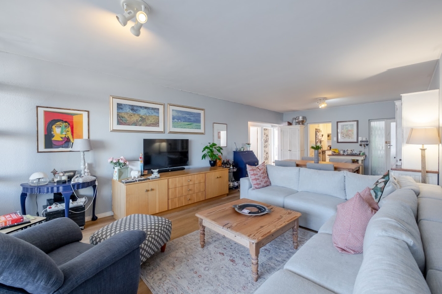 2 Bedroom Property for Sale in Sea Point Western Cape